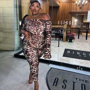 Plus Size Leopard Print Off-Shoulder Jumpsuit | Stretch Bodycon Jumpsuit